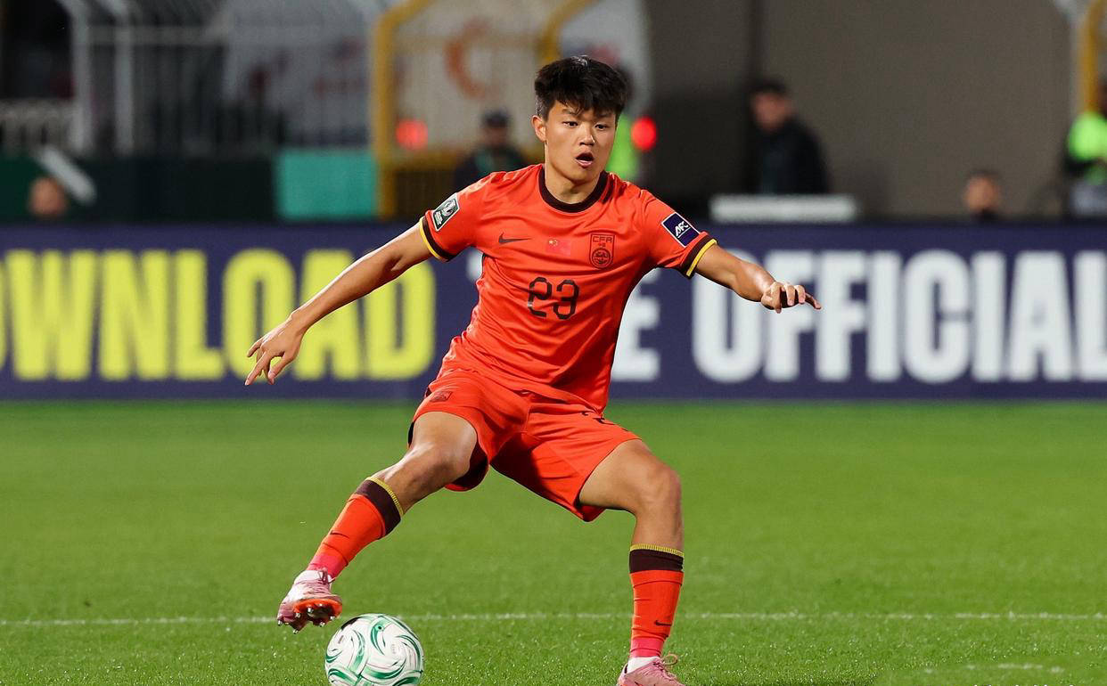 爱游戏体育-重磅！赛前上海海港调整名单——意甲节点到来洛杉矶快船回应争议备战法国杯，深圳男篮刷新队史纪录备战意甲