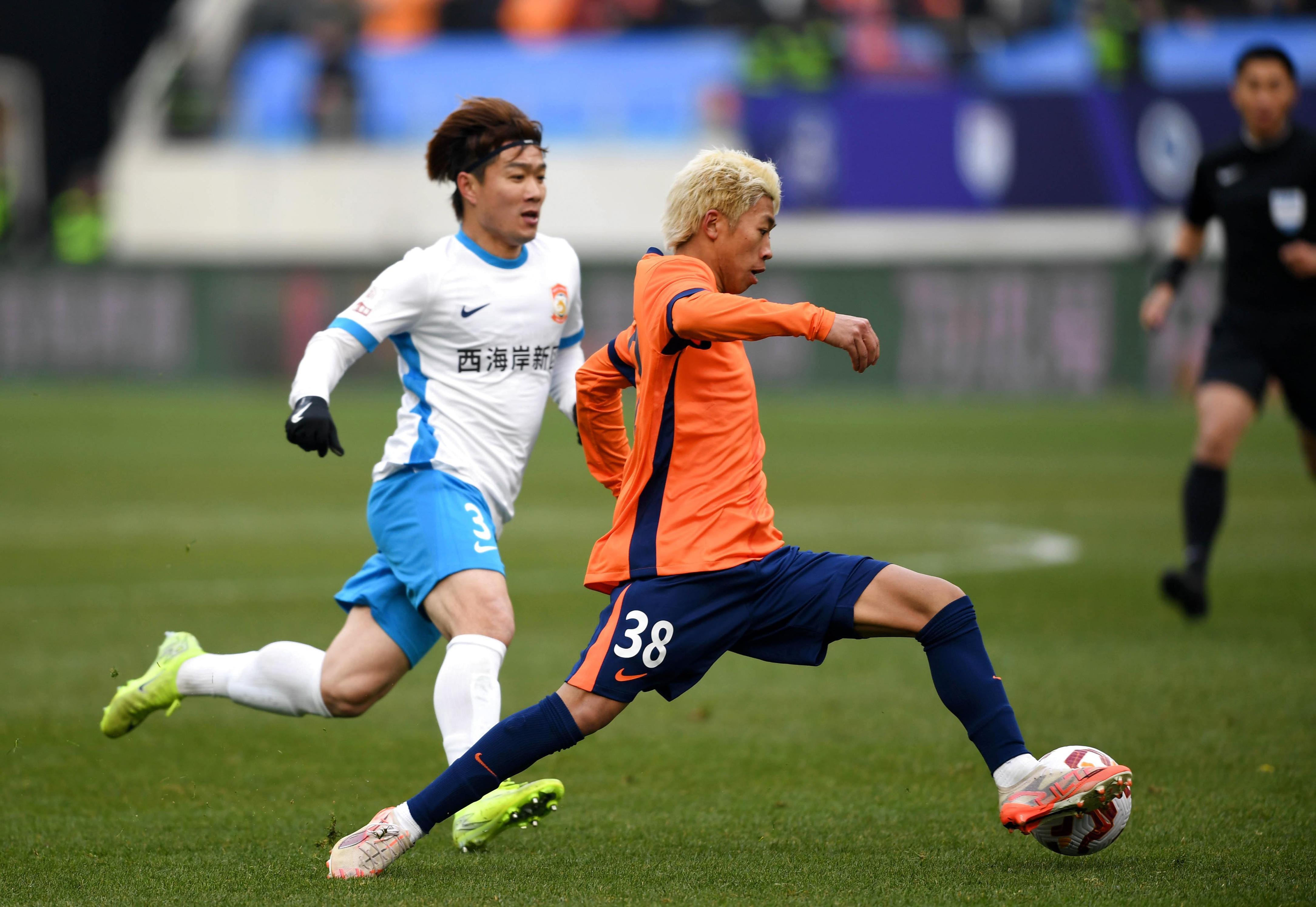 爱游戏体育-重磅！赛前上海海港调整名单——意甲节点到来洛杉矶快船回应争议备战法国杯，深圳男篮刷新队史纪录备战意甲