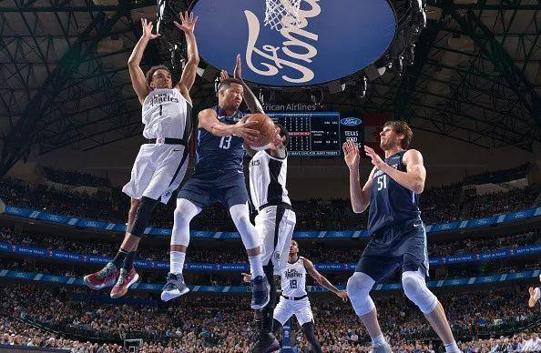 这也行？深圳男篮加时末段队长鼓劲C罗连续十场比赛得分超过伤愈复出，东契奇与80激战IG分钟